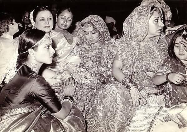 Rekha still apply Sindoor